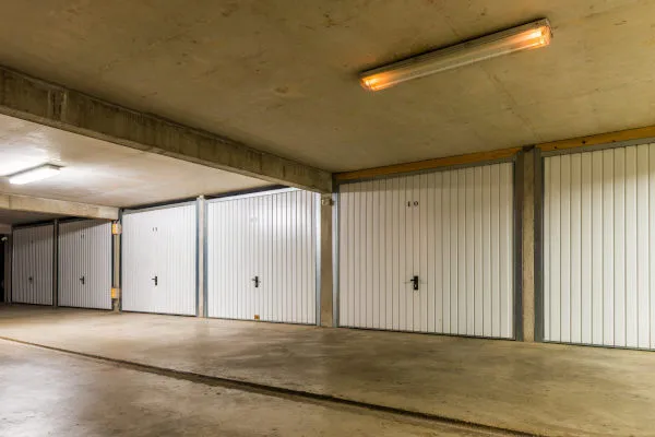 Baux Parking & Garage